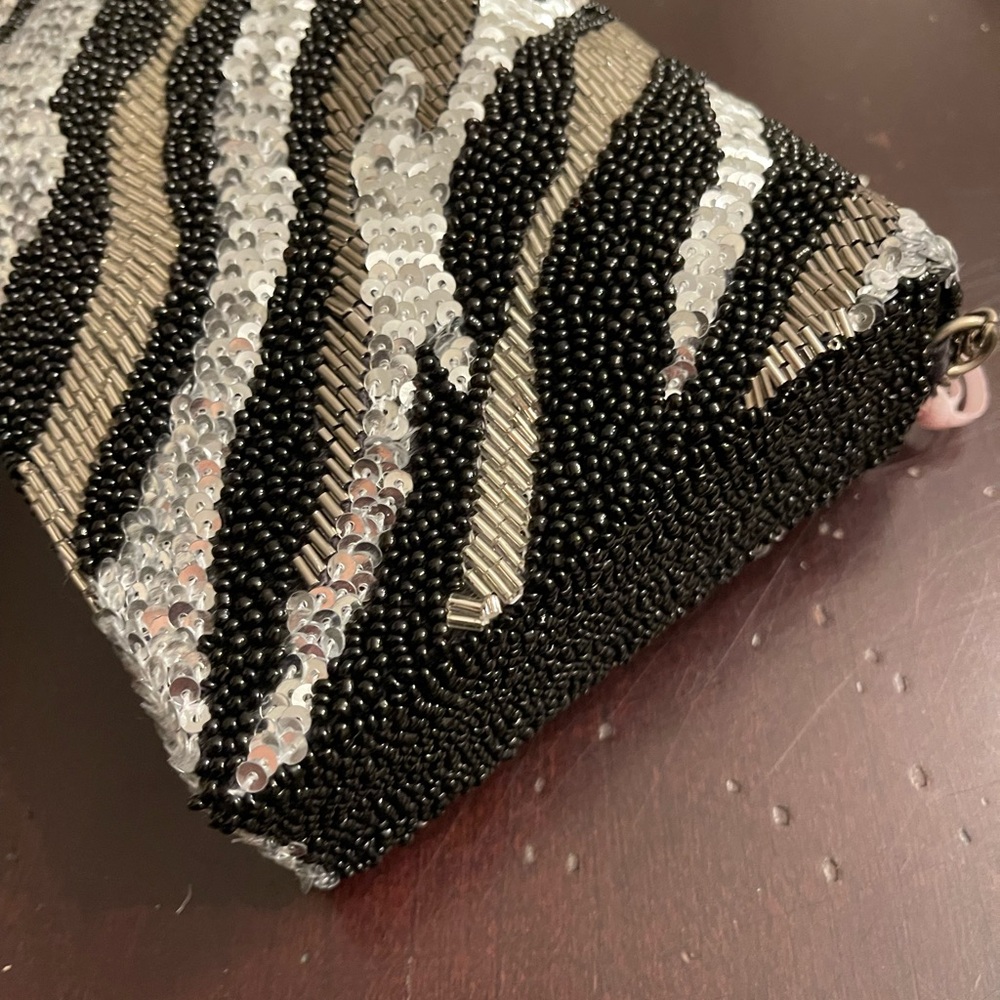 NWT Tiana NY Hand Beaded/Sequin Black Grey Silver Crossbody Bag - Picture 6 of 9